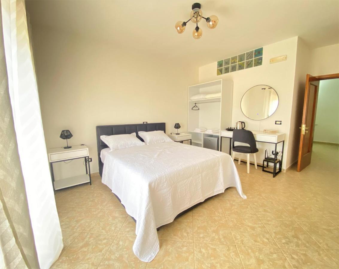 The White Corner Apartment Durres Exterior photo