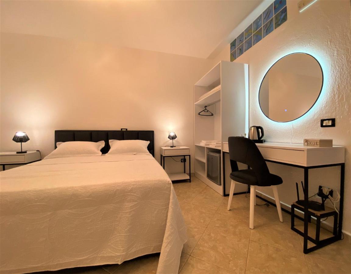The White Corner Apartment Durres Exterior photo
