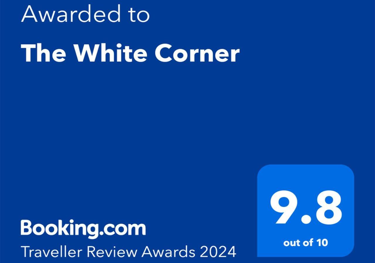 The White Corner Apartment Durres Exterior photo